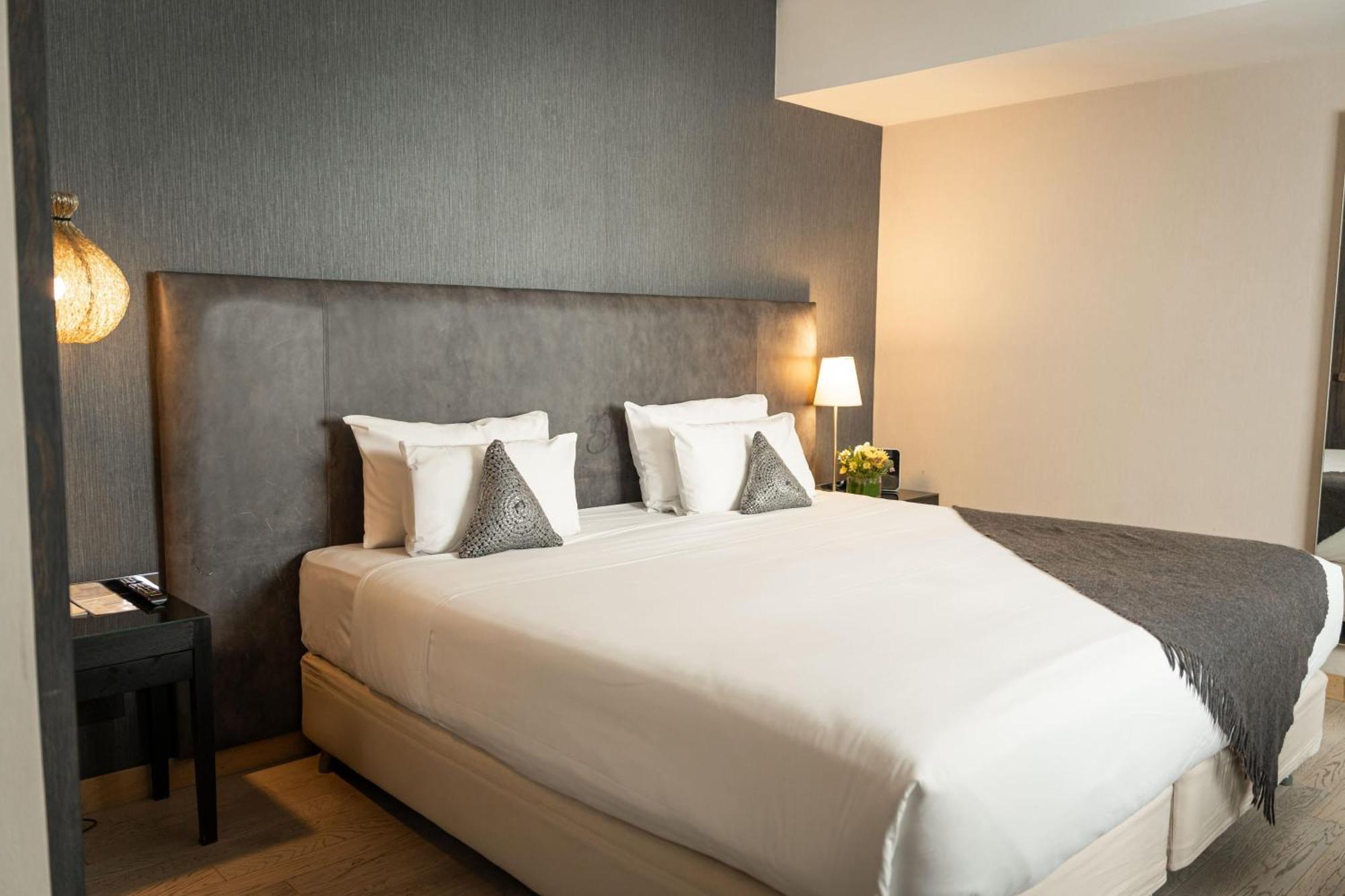 Habitación con cama extragrande y vistas a la calle - para no fumadores